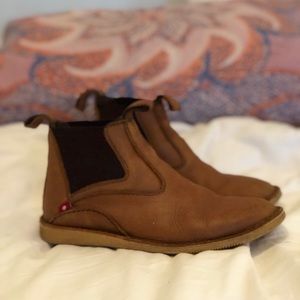 Oliberte brown leather boots